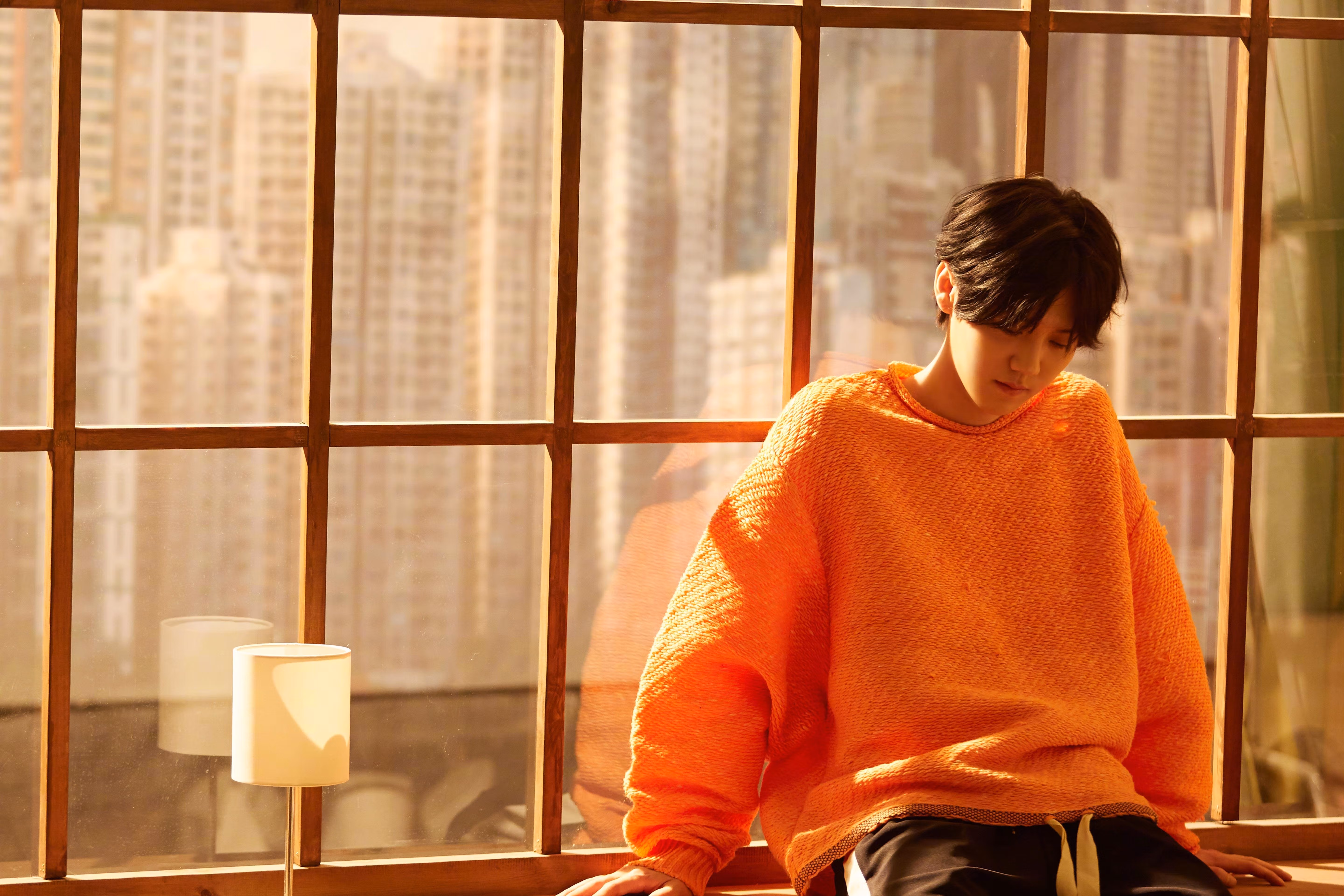 “球迷热血沸腾:现场氛围燃爆全场的比赛一览”,描述球赛热血沸腾的诗句