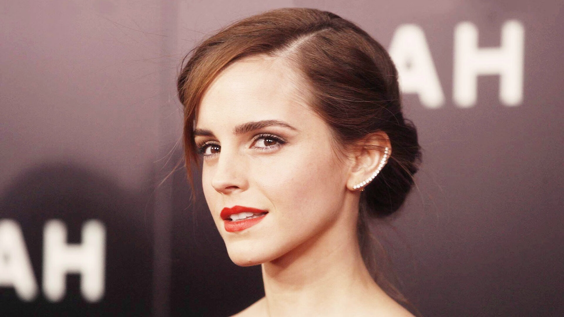 “法甲豪门斗法：战术调整成胜负关键”，德甲豪门足球俱乐部