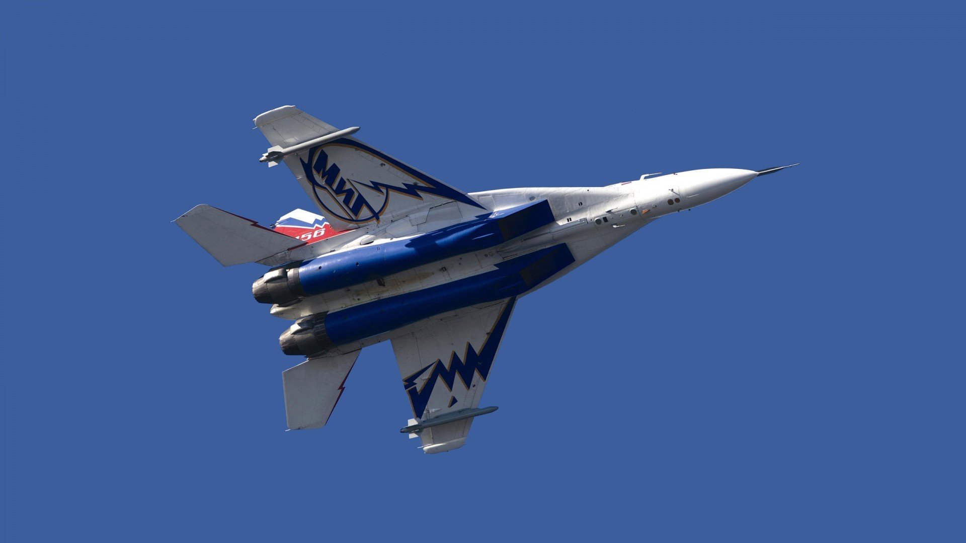 球场幕后:比赛当天的幕后工作揭秘,足球幕后操纵