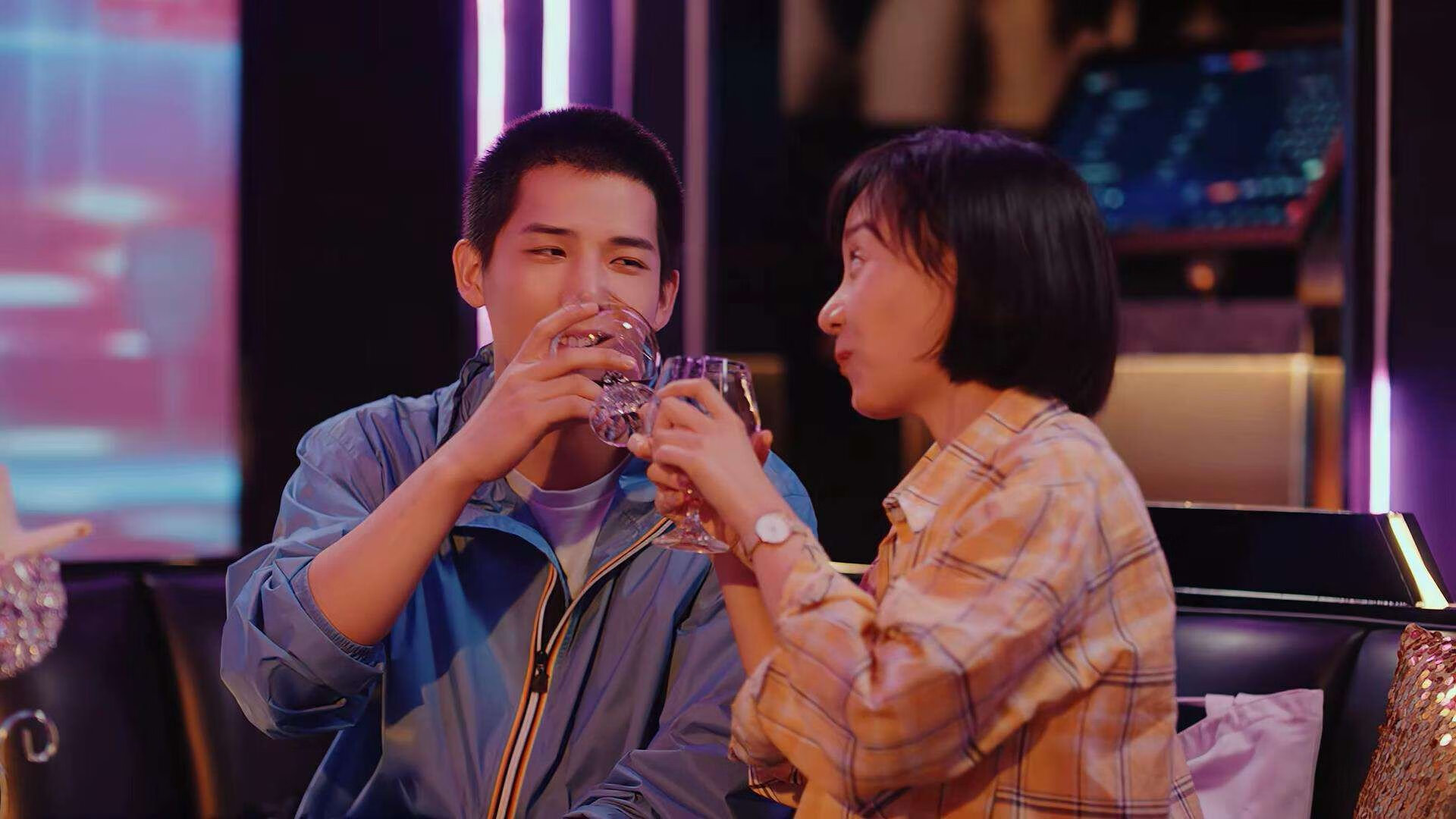 英超争冠关键战:最后五分钟的奇迹进球,英超最后一轮比赛结果