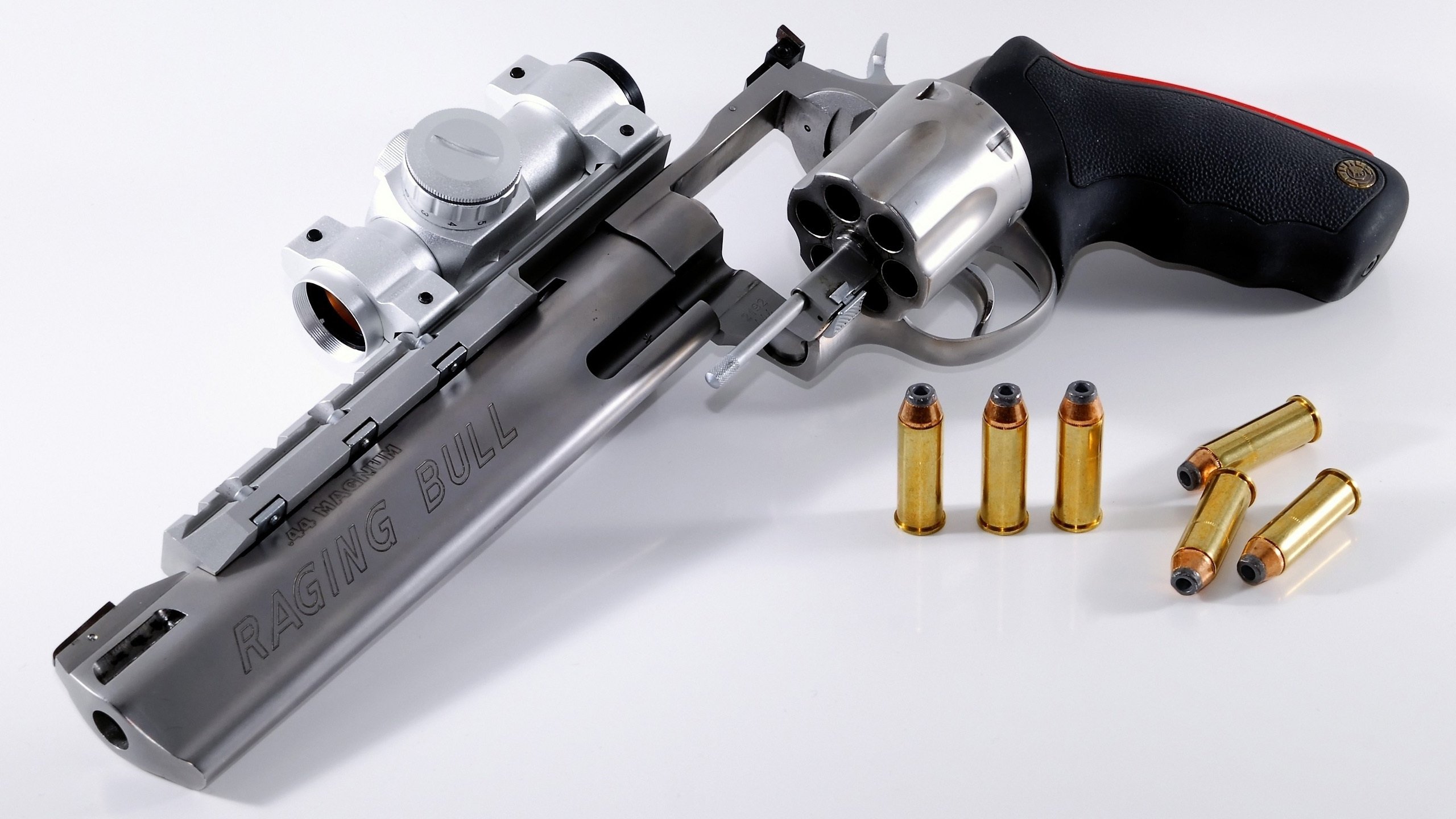 华体会手机网站-退役球星开设训练频道线上直播日常带动青少年训练热情，各大球星退役视频